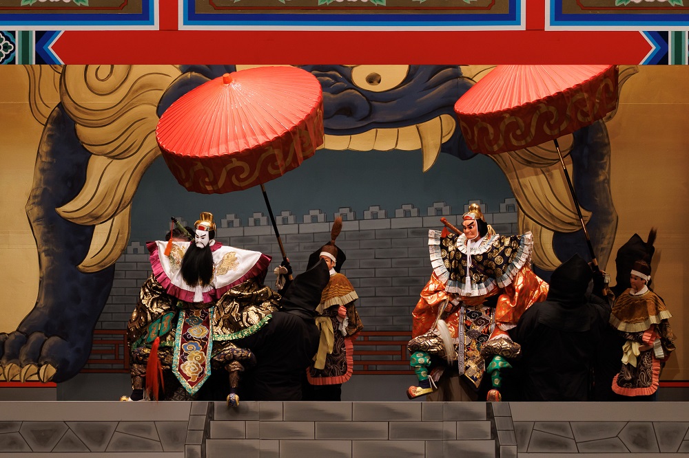 【Bプロ】衣裳を改めた甘輝（左）と和藤内（右）