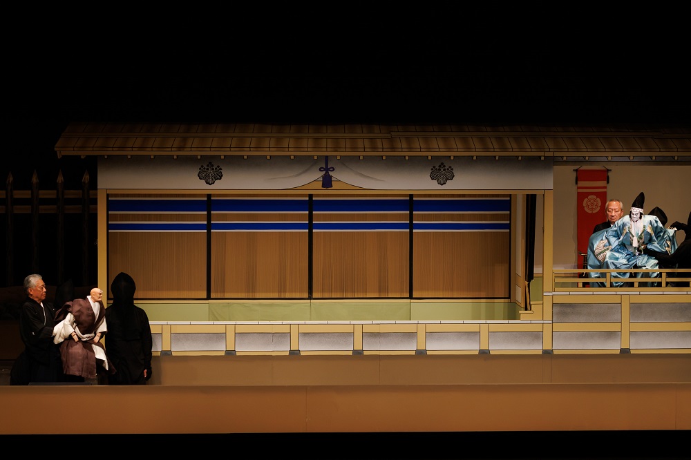 写真：えけいに袈裟を投げつけた、ひさよし