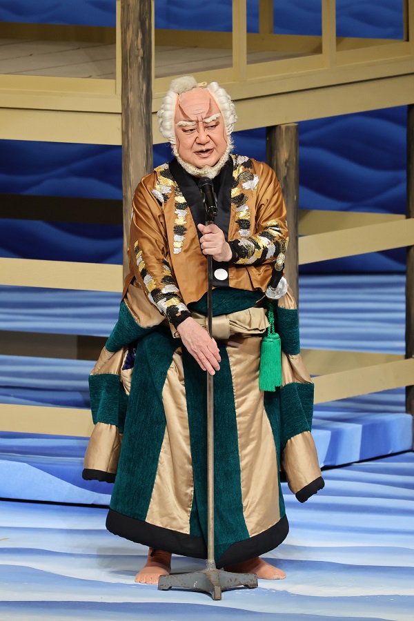 挨拶を述べる中村がんじろう