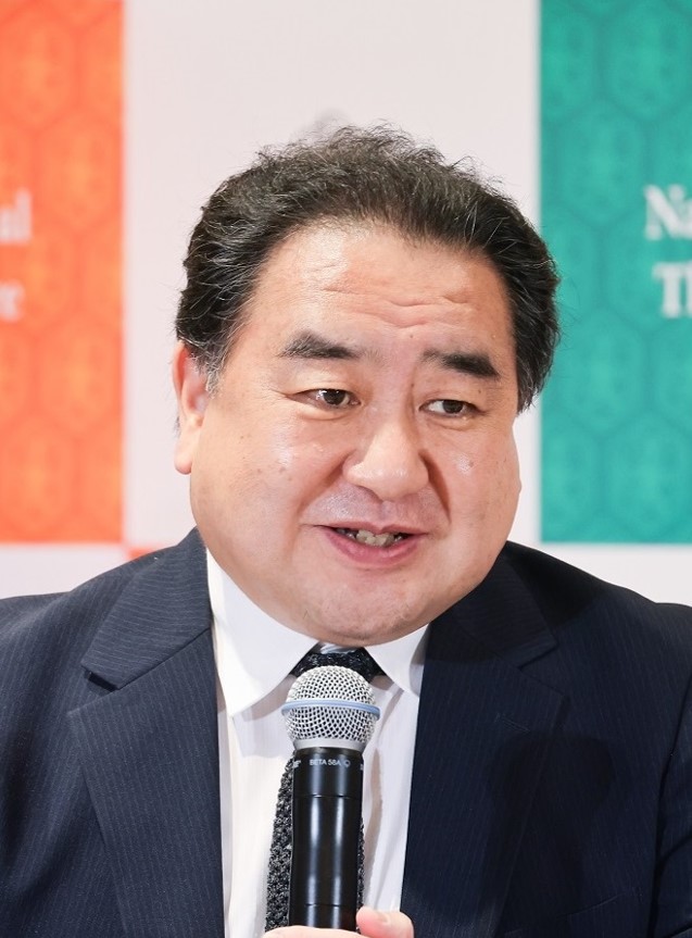 和やかな表情で話す中村鴈治郎