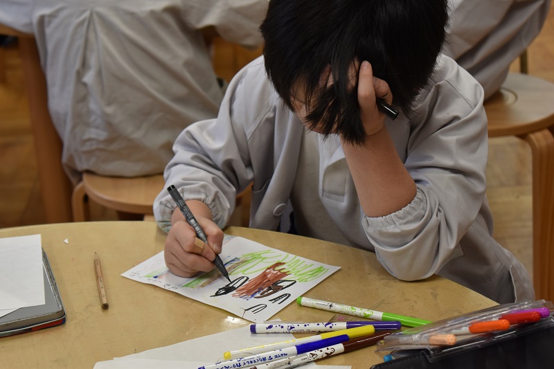 自由に下書き中の子