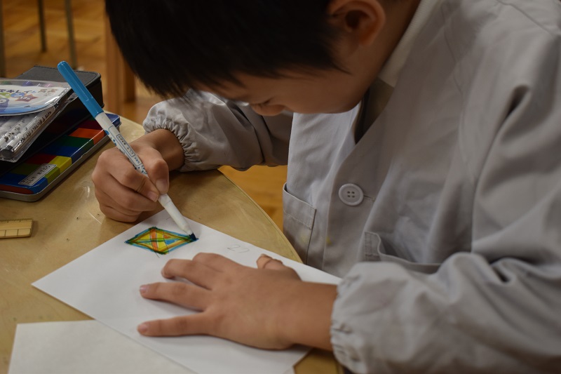 緻密に下書き中の子