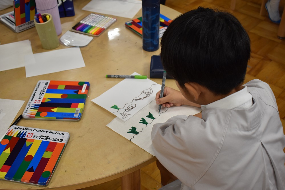 地面から野菜がたくさん生えている絵