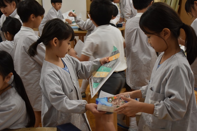 試し書きされた紙