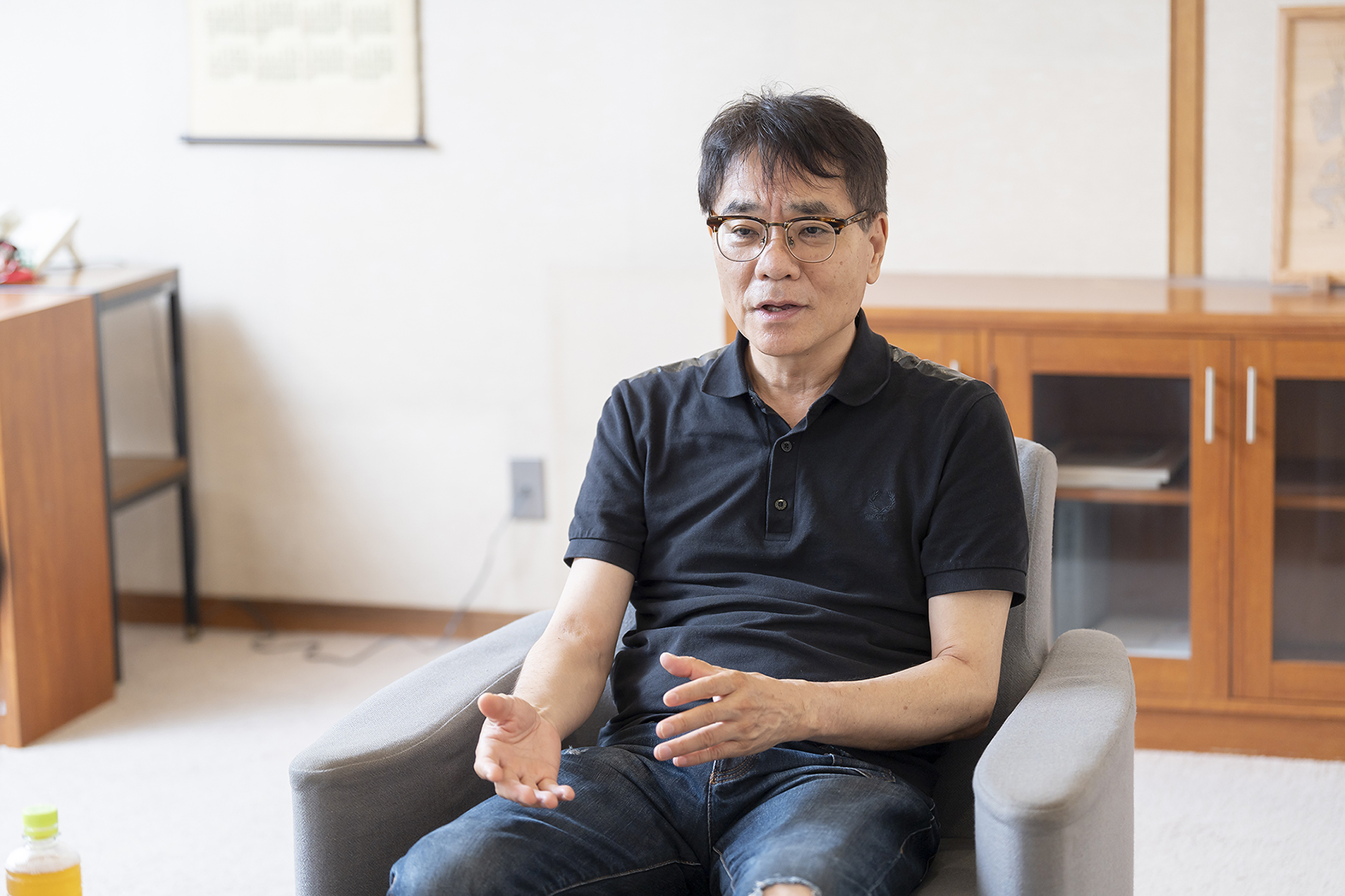 文楽の世界へのルートについて質問するいとうせいこう